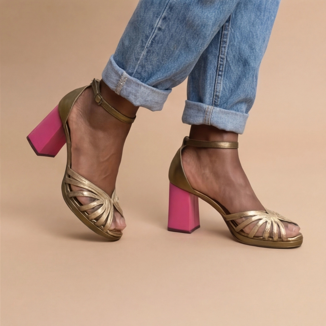 Noelyrah | Salto Bloco Dourado