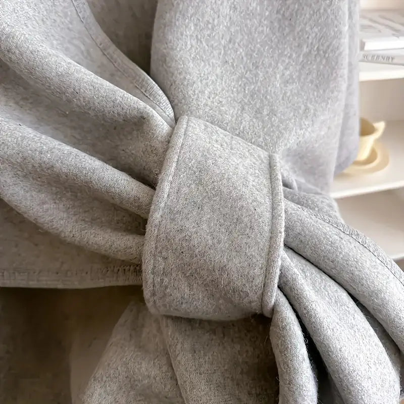 Auren Élise – Luxe Draped Fleece Shawl