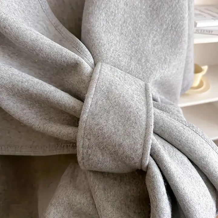 Auren Élise – Luxe Draped Fleece Shawl