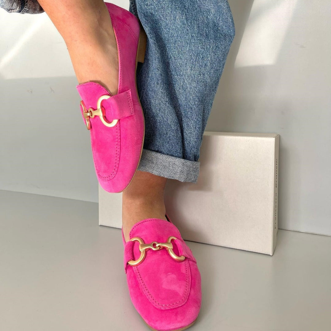 Mocassins Chiques com Detalhe Dourado