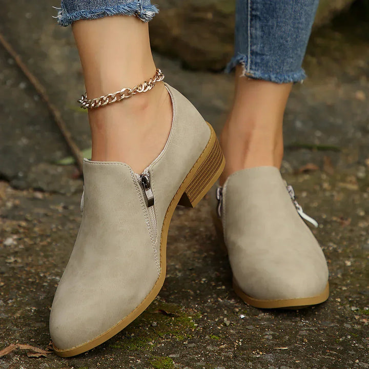 Maia | Bota de Tornozelo SleekShield com Zíper