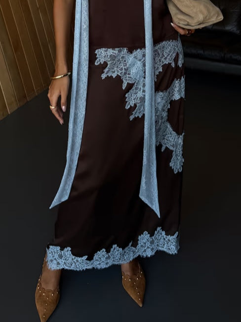 Conjunto de Traje Katalina de Encaje | Elegante Conjunto de Dos Piezas con Ribete de Encaje